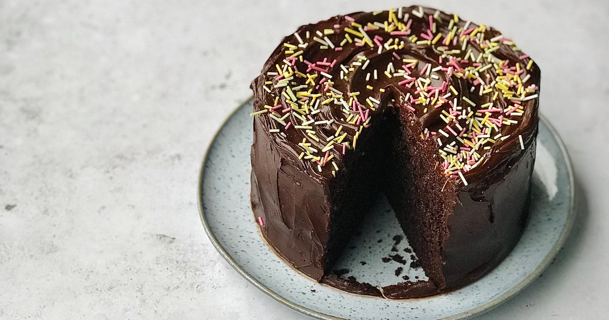 This Decadent Chocolate Fudge Cake Is Quick And Easy To Make HuffPost