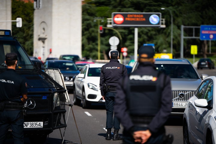 Un control policial en las carreteras de Madrid.