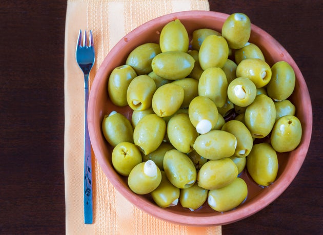 Un plato de aceitunas, quién las