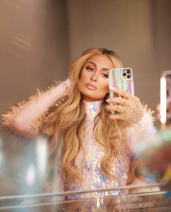 Paris Hilton is adding a little pizazz to <a href="https://case-mate.com/collections/lumee-paris-hilton-holographic-collectio