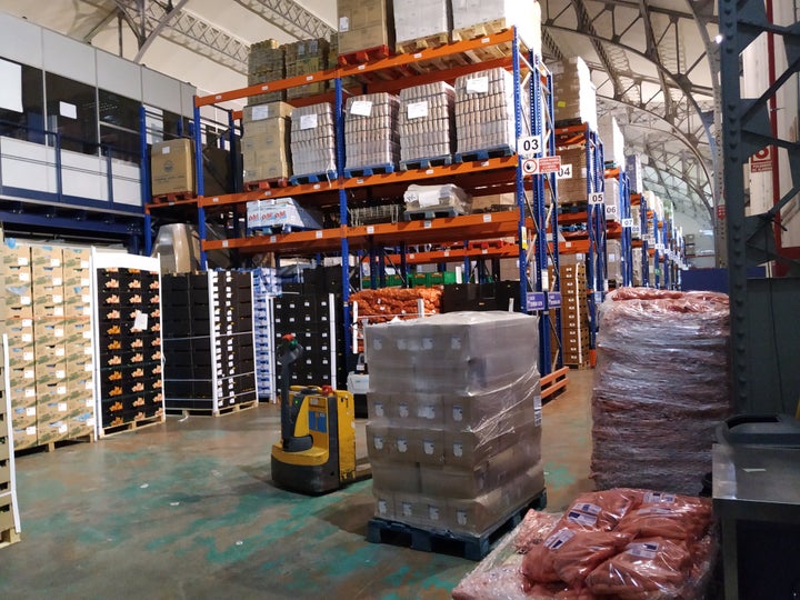 Interior de uno de los almacenes del Banco de Alimentos