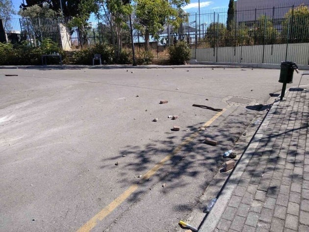 Χαμός με τα επεισόδια στο «Mall» - Με φωτογραφίες απαντά η