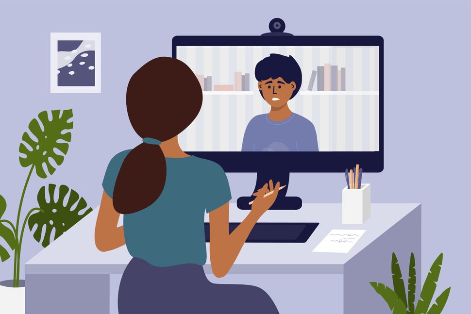 Na terapia online, alguns pacientes se sentem mais retraídos porque dividem a casa com pais ou parceiros.