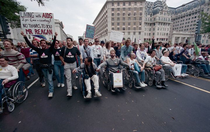 1987年10月11日、ワシントンD.C.で行われた行進。