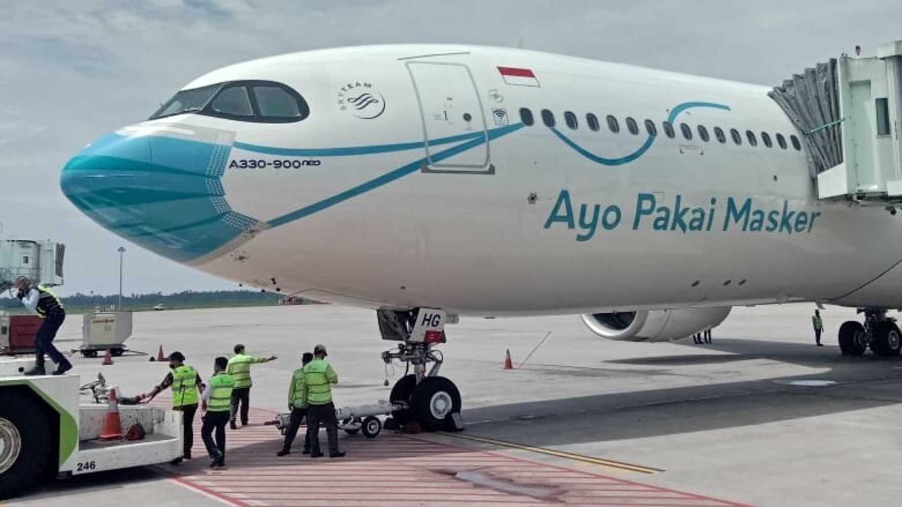 ガルーダ航空機の可愛い マスク 背景にはインドネシアの深刻な感染事情があった ハフポスト News ガルーダ航空機の可愛い マスク 背景にはインドネシアの深刻な感染事情があった ハフポスト News