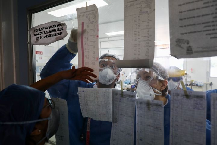 Ιατρικό προσωπικό σε νοσοκομείο αναφοράς στο Μεξικό