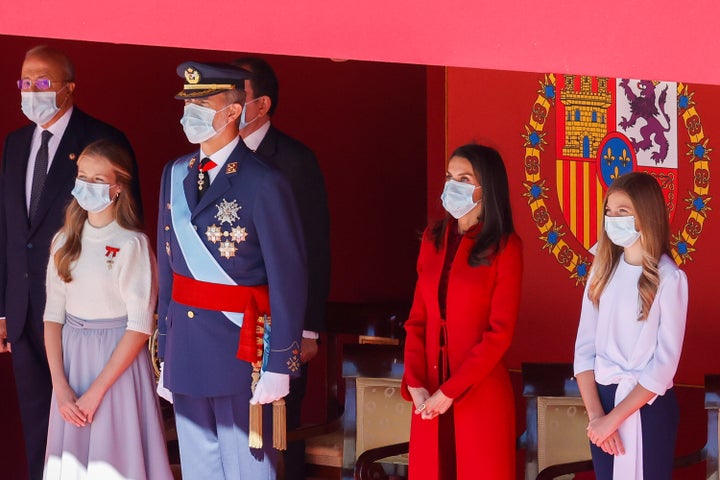 Leonor, a la derecha del rey Felipe VI, también con el Toisón de Oro.