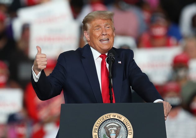 全員にデカいキスができる トランプ大統領 選挙集会でマスクを付けずに叫ぶ ハフポスト 全員にデカいキスができる トランプ大統領 選挙集会でマスクを付けずに叫ぶ ハフポスト