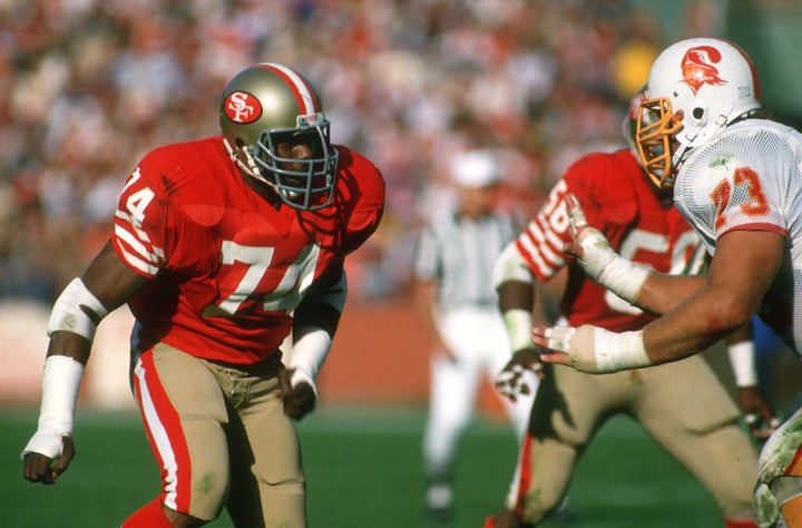 Dean on the prowl in a 1984 game against the Tampa Bay Buccaneers.