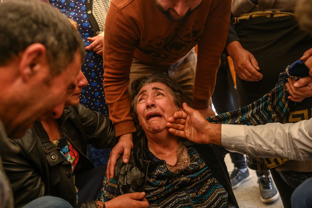 Ανείπωτος πόνος για τους νεκρούς αμάχους από τους βομβαρδισμούς των Αρμενίων, Γκαντζά, Αζερμπαϊτζάν