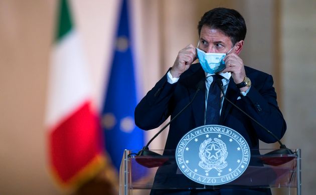 Le chef du gouvernement italien Giuseppe Conte, ici le 18 octobre au Palazzo Chigi à Rome, a annoncé...