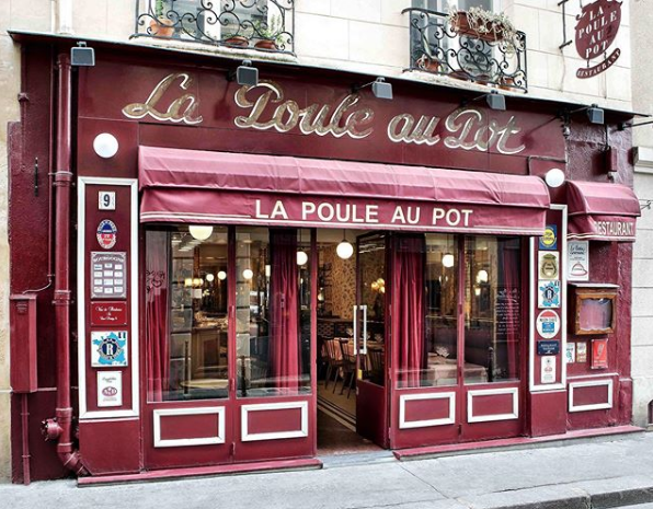 La Poule au Pot accueille ses clients à partir de 18 heures.
