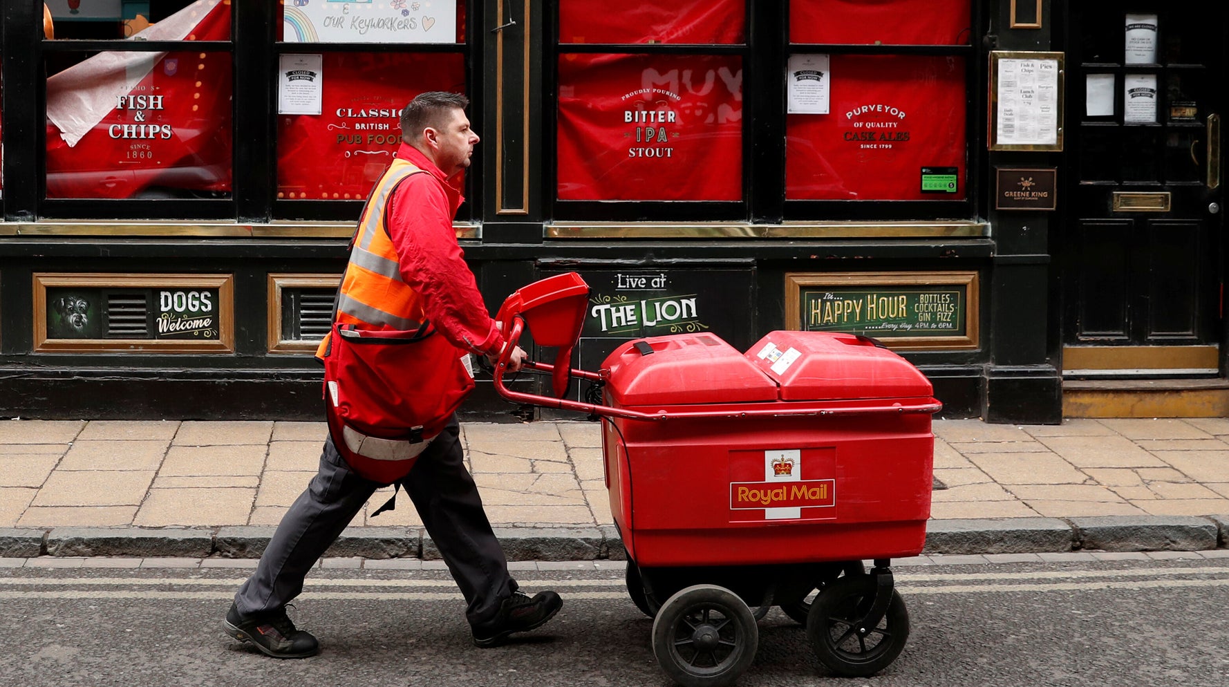Royal Mail Now Picks Up Parcels From Your Home. Here's How It Works