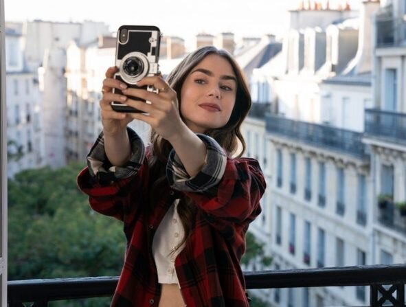 Fotograma de 'Emily in Paris'.