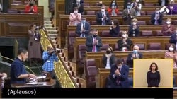 Indignación con Vox por su gesto cuando todos aplaudían a una diputada de Podemos que ha superado un