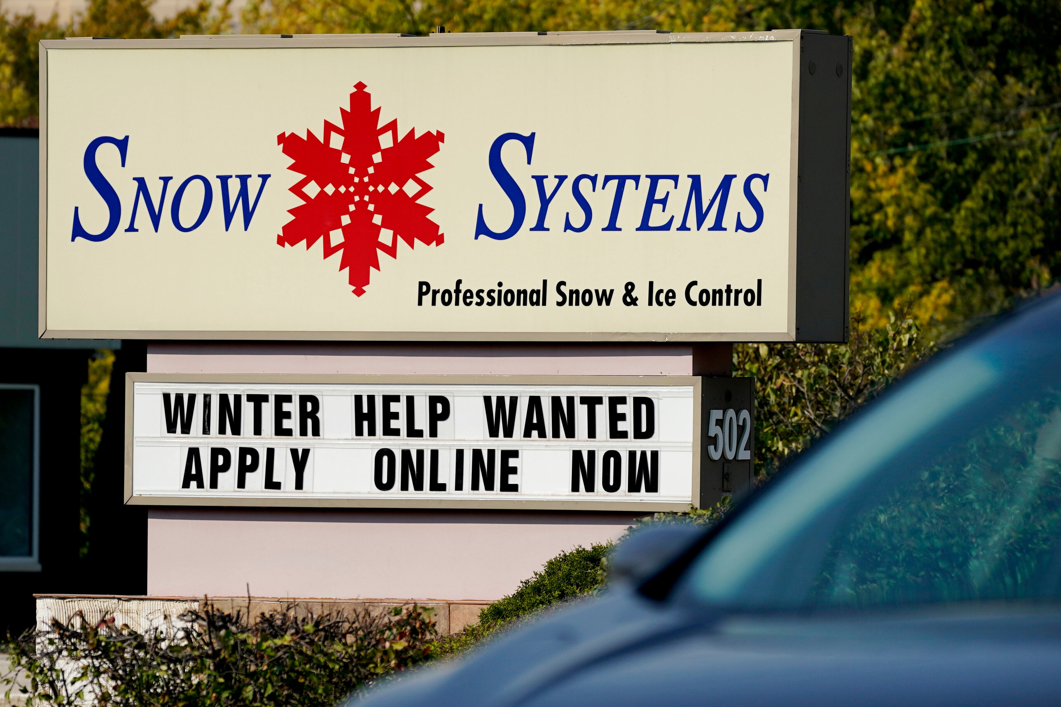 U.S. Jobless Claims Drop To 787,000, But Layoffs Remain High
