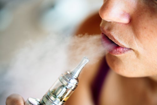What You Need To Know About Whether Vaping Spreads Covid-19