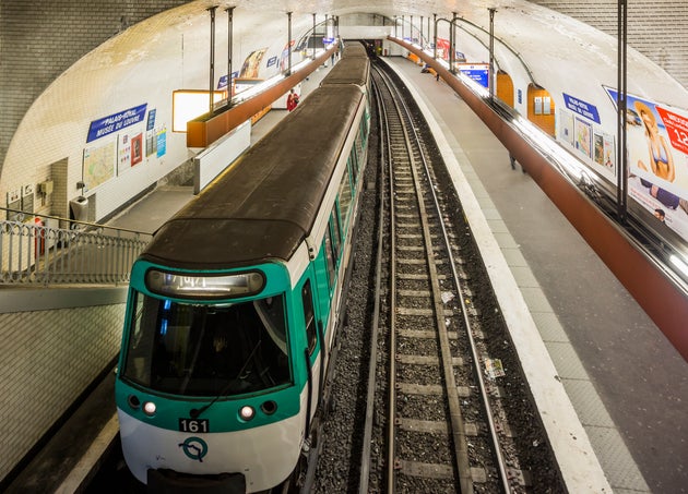 In Paris The Metro Now Stops Earlier On Weekends In Paris The Metro Now Stops Earlier On Weekends