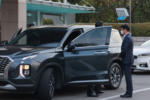 이재용 부회장이 팰리세이드를 직접 운전하고 자녀들과 함께 빈소에 도착했다