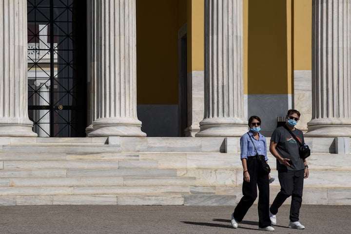 Μάσκες παντού στην Αθήνα