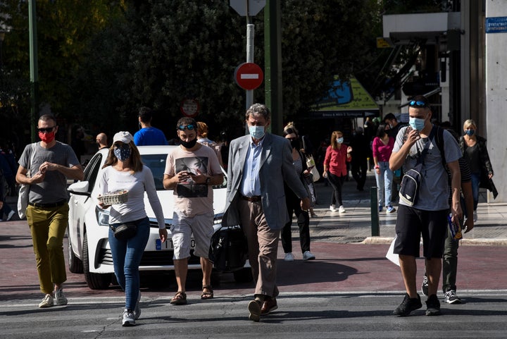 Μάσκες παντού στην Αθήνα 