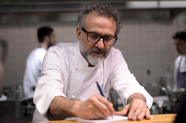 Massimo Bottura: "Abbiamo rispettato le regole, tanti si sono indebitati. Le mie 5 idee per salvare i ristoranti" Massimo Bottura: "Abbiamo rispettato le regole, tanti si sono indebitati. Le mie 5 idee per salvare i ristoranti"