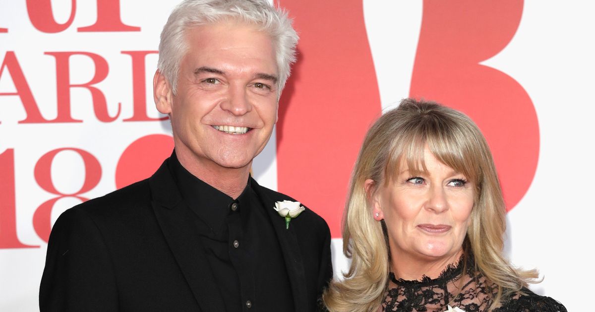 Phillip Schofield Insists He Has No Plans To Divorce Wife After Coming Out As Gay Huffpost Uk 