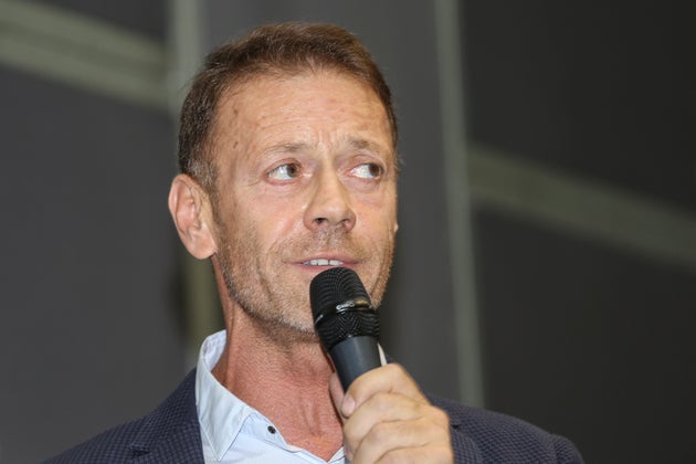 Rocco Siffredi positivo al Covid, contagiata tutta la famiglia, la donna di servizio e l Rocco Siffredi positivo al Covid, contagiata tutta la famiglia, la donna di servizio e l