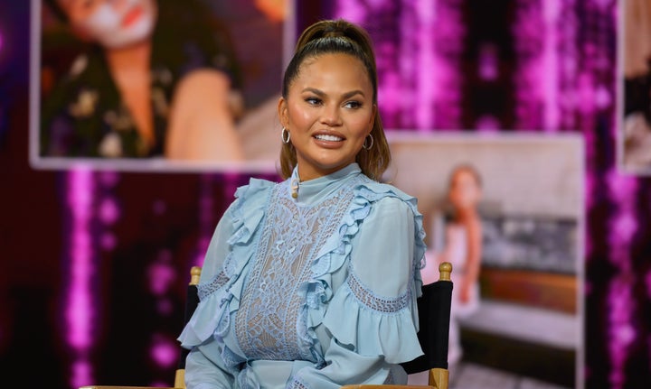 Chrissy Teigen Raconte Sa Fausse Couche Dans Un Texte Dechirant Le Huffington Post Life