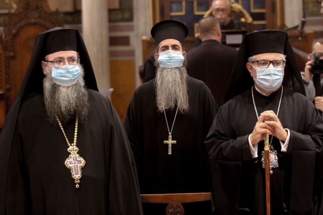 Ιερείς με μάσκες στην δοξολογία για την 28η Οκτωβρίου, στον μητροπολιτικό ναό Αθηνών.
