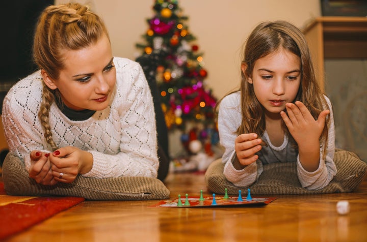 Sisters playing "Man don't get angry"