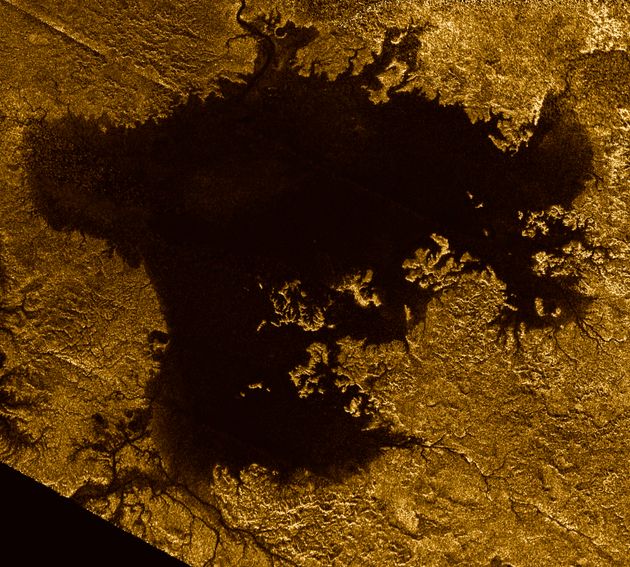 Κάτι «περίεργο» ανακαλύφθηκε στον Τιτάνα, δορυφόρο του