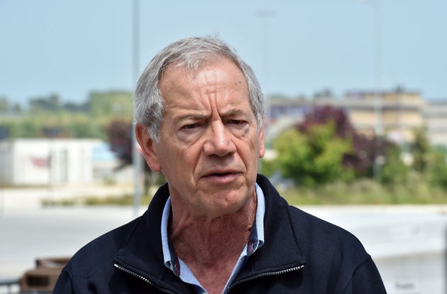 Guido Bertolaso: "Tra due settimane saremo come a marzo. Bisogna bloccare tutto" Guido Bertolaso: "Tra due settimane saremo come a marzo. Bisogna bloccare tutto"