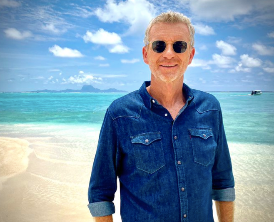 Koh Lanta En Polynesie Francaise Denis Brogniart Echappe Au Reconfinement Le Huffpost Koh Lanta En Polynesie Francaise Denis Brogniart Echappe Au Reconfinement Le Huffpost