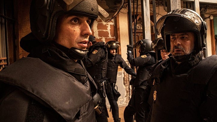 Raúl Prieto y Roberto Álamo en 'Antidisturbios'.