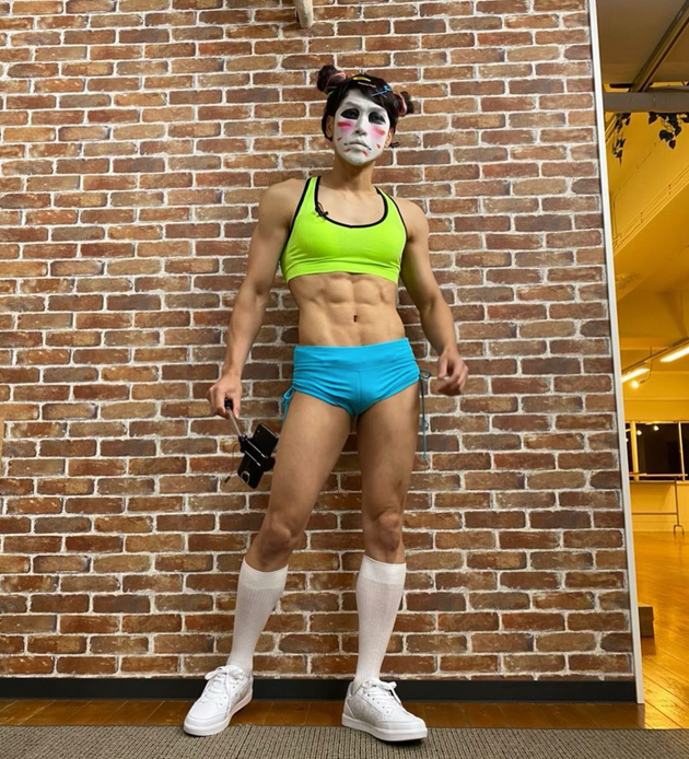 バッキバキのフワちゃんインパクト凄 ゴールデンボンバー 樽美酒研二さん フワちゃんのコスプレ姿に反響 ハフポスト バッキバキのフワちゃんインパクト凄 ゴールデンボンバー 樽美酒研二さん フワちゃんのコスプレ姿に反響 ハフポスト