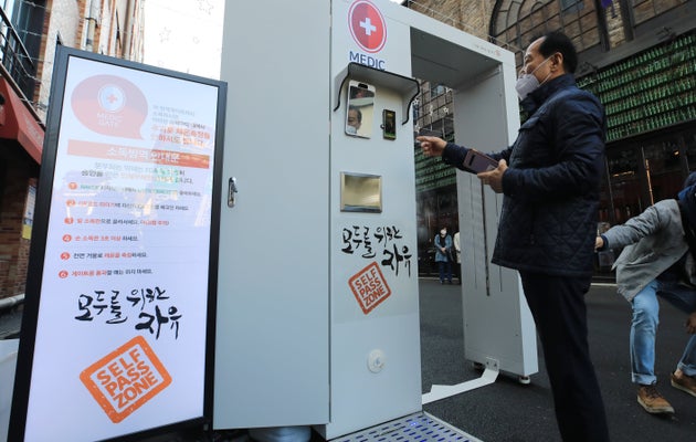 핼러윈데이인 31일 오전 서울 용산구 이태원 거리