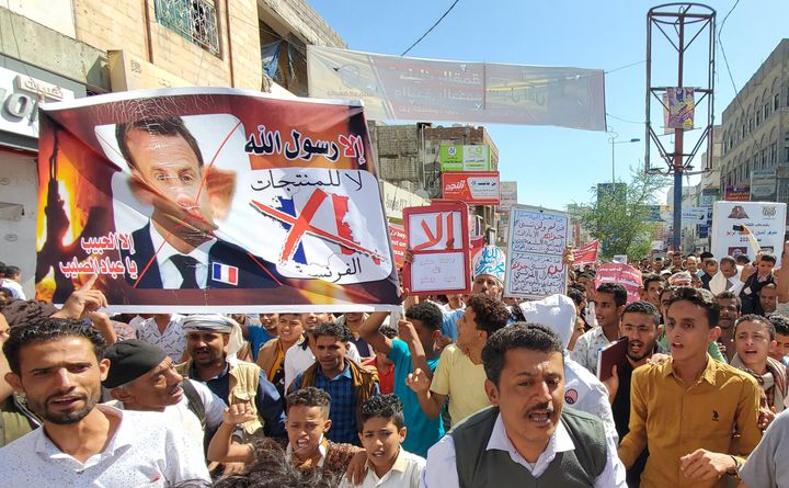 Πορεία διαμαρτυρίας κατά του Μακρόν στην Υεμένη. 