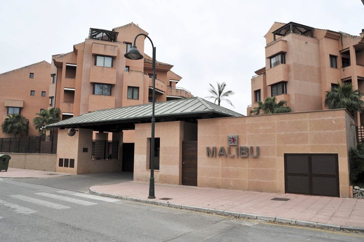 Sean Connery, desde Marbella con amor y diversión (hasta que la justicia apareció) 3 Estos son los apartamentos de lujo que se construyeron en la finca de la mansión Malibu del actor y que finalmente fueron declarados ilegales.