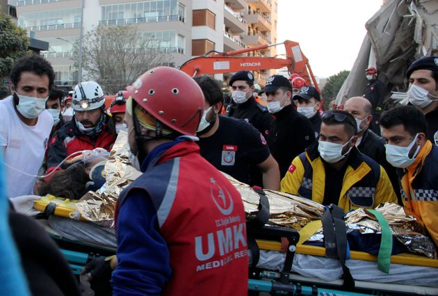 Τουρκία: Πάνω από 70 νεκροί, σχεδόν 950 τραυματίες εξαιτίας του σεισμού στο