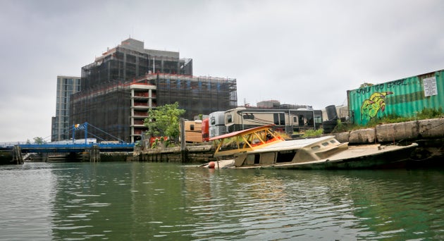 To κανάλι Gowanus στη Νέα Υόρκη.