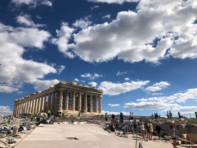 Άποψη του Παρθενώνα με το έργο σε εξέλιξη