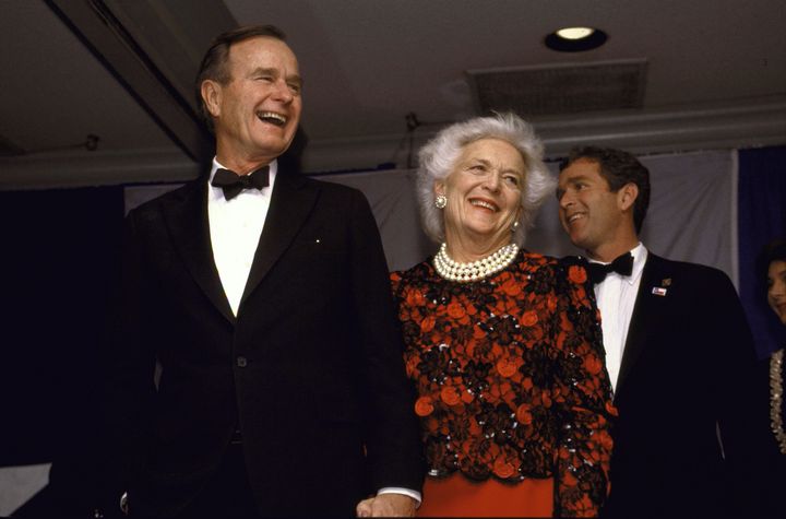 Τζορτζ και Μπάρμπαρα Μπους στην δεξίωση για την ορκωμοσία του Προέδρου το 1989.
