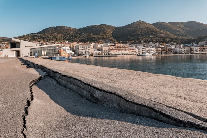 Σάμος. Εικόνες από τις καταστροφές στο Βαθύ. 