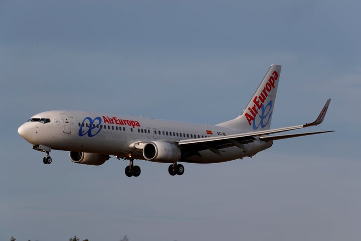 Un avión de Air Europa en el aeropuerto de Riga.