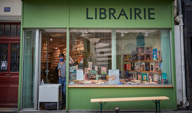 Les librairies, comme cell-ci dans le IIe arrondissement de Paris, ne sont pas autorisées à...