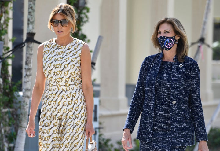 Melania Trump, con Wendy Sartory Link, supervisora electoral