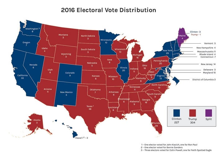 連邦選挙委員会の資料「Federal Elections 2016」より。赤がトランプ氏が勝利した地域、青がクリントン氏が勝利した地域、紫はトランプ氏・クリントン氏双方が選挙人を獲得した地域