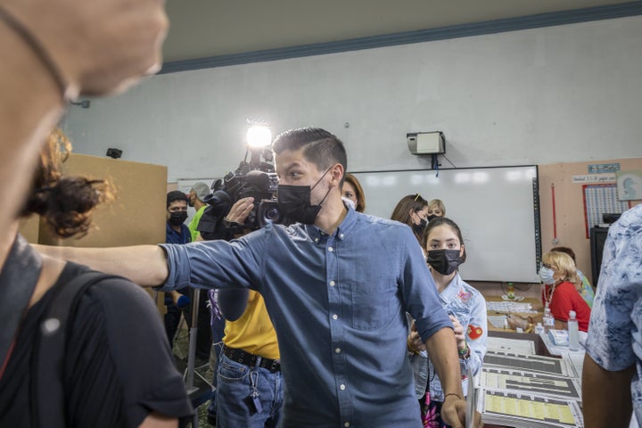 Citizens Victory Movement candidate for San Juan mayor, Manuel Natal, had a lead of more than 400 votes with 95% of districts counted Wednesday morning.