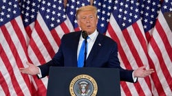 Ataques furiosos y sin base legal, la estrategia de Trump a medida que sus opciones se desvanecen